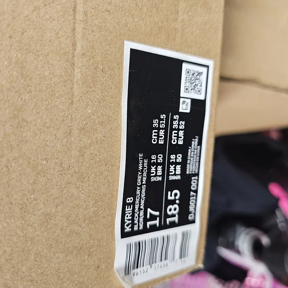 Nike Kyrie 8 Basketball Shoes - Picture 6 of 6